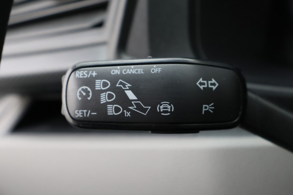 Volkswagen Transporter 2.0 TDI L2H1 28 150PK Trekhaak, Apple Carplay, DAB, Cruise, PDC