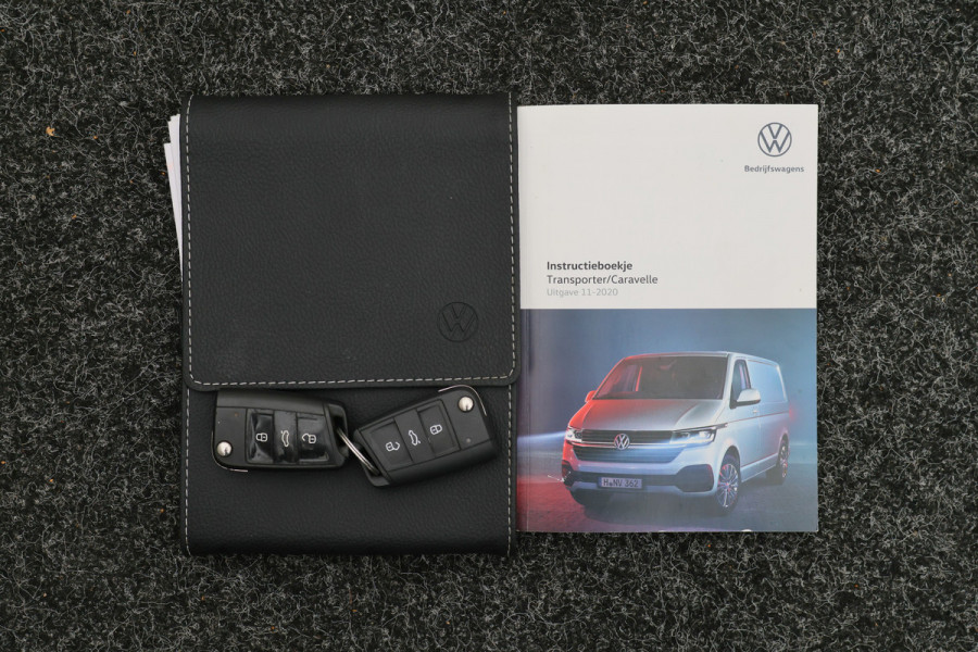 Volkswagen Transporter 2.0 TDI L2H1 28 150PK Trekhaak, Apple Carplay, DAB, Cruise, PDC