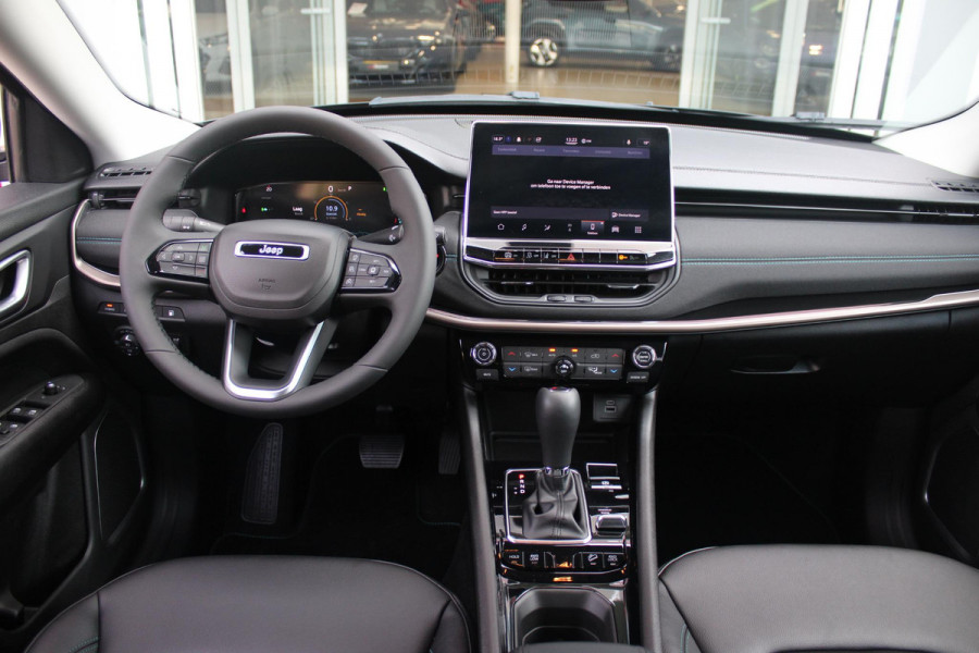Jeep Compass 4xe 240PK Plug-in Hybrid ELECTRIC UPLAND | LAGE KM STAND! | NAVIGATIE | DRAADLOZE APPLE CARPLAY/ANDROID AUTO | DRAADLOZE TELEFOONLADER | ALL SEASON BANDEN | KEYLESS ENTRY/START | ADAPTIVE CRUISE CONTROL | FULL LED KOPLAMPEN | 17" LICHTMETALEN VELGEN | CLIMATE CONTROL | DAB+ RADIO |
