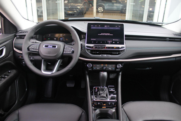 Jeep Compass 4xe 240PK Plug-in Hybrid ELECTRIC UPLAND | LAGE KM STAND! | NAVIGATIE | DRAADLOZE APPLE CARPLAY/ANDROID AUTO | DRAADLOZE TELEFOONLADER | ALL SEASON BANDEN | KEYLESS ENTRY/START | ADAPTIVE CRUISE CONTROL | FULL LED KOPLAMPEN | 17" LICHTMETALEN VELGEN | CLIMATE CONTROL | DAB+ RADIO |