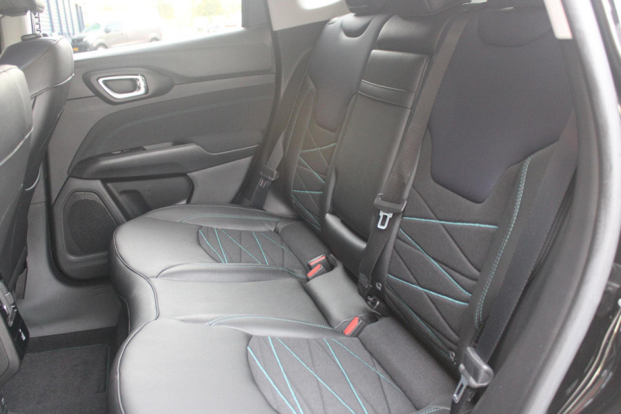 Jeep Compass 4xe 240PK Plug-in Hybrid ELECTRIC UPLAND | LAGE KM STAND! | NAVIGATIE | DRAADLOZE APPLE CARPLAY/ANDROID AUTO | DRAADLOZE TELEFOONLADER | ALL SEASON BANDEN | KEYLESS ENTRY/START | ADAPTIVE CRUISE CONTROL | FULL LED KOPLAMPEN | 17" LICHTMETALEN VELGEN | CLIMATE CONTROL | DAB+ RADIO |