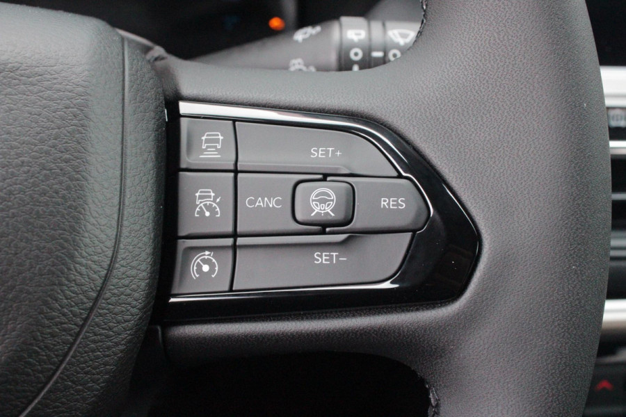 Jeep Compass 4xe 240PK Plug-in Hybrid ELECTRIC UPLAND | LAGE KM STAND! | NAVIGATIE | DRAADLOZE APPLE CARPLAY/ANDROID AUTO | DRAADLOZE TELEFOONLADER | ALL SEASON BANDEN | KEYLESS ENTRY/START | ADAPTIVE CRUISE CONTROL | FULL LED KOPLAMPEN | 17" LICHTMETALEN VELGEN | CLIMATE CONTROL | DAB+ RADIO |