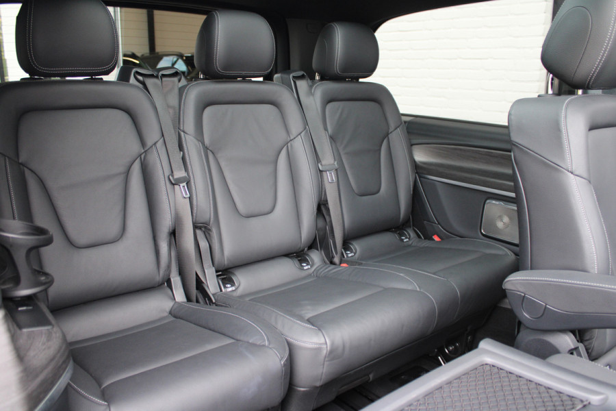 Mercedes-Benz V-Klasse 300d / AMG / 4-Matic / 7-Persoons / Luchtvering / Pano / Elec Stoelen / Burmester / Vol Opties / NIEUWSTAAT.
