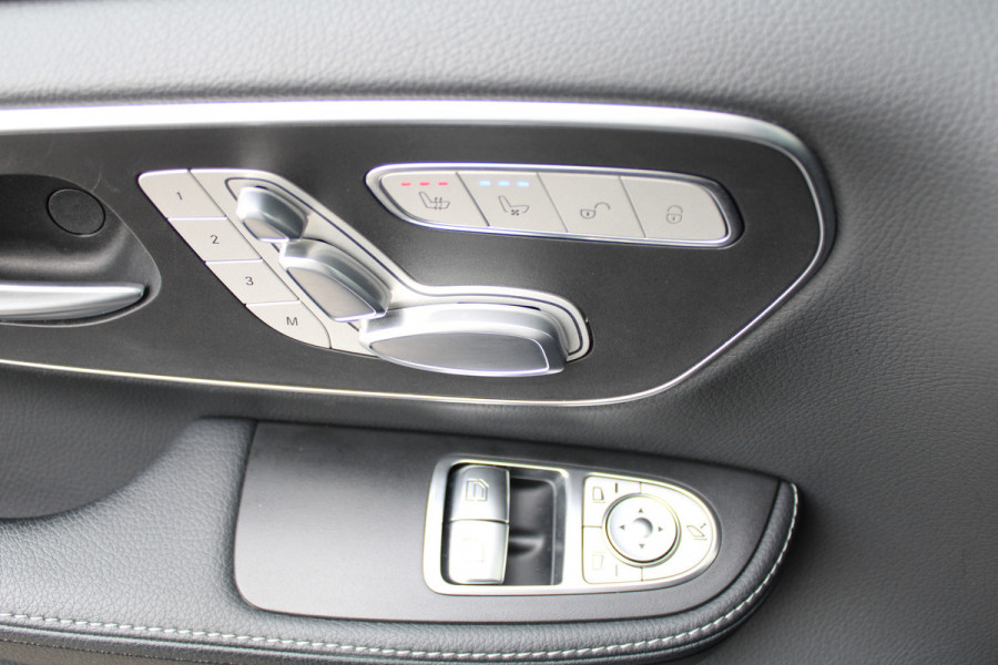 Mercedes-Benz V-Klasse 300d / AMG / 4-Matic / 7-Persoons / Luchtvering / Pano / Elec Stoelen / Burmester / Vol Opties / NIEUWSTAAT.