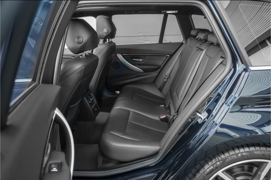 BMW 3 Serie Touring 330i High Executive M-Sport Pano Leder Stuur & Stoelverw PDC 19"