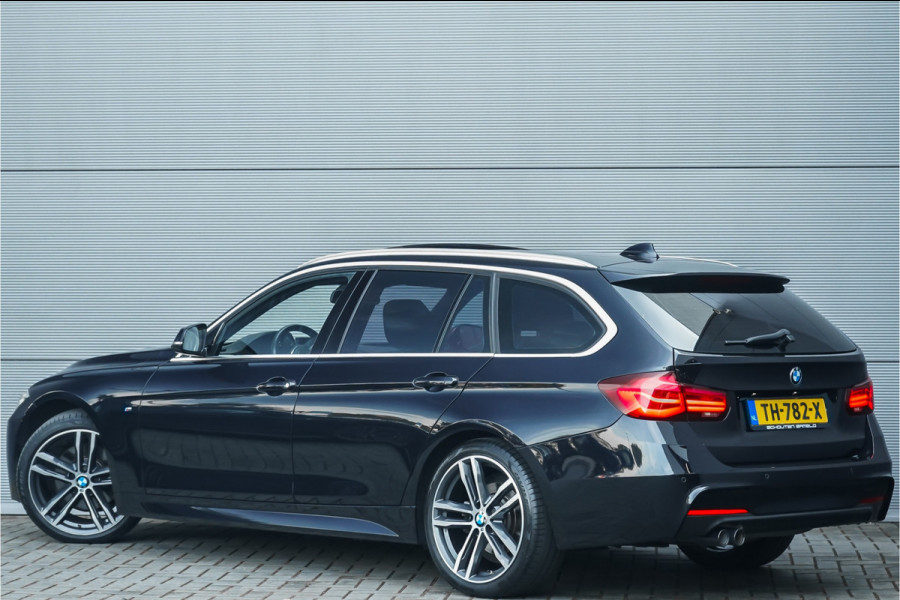 BMW 3 Serie Touring 330i High Executive M-Sport Pano Leder Stuur & Stoelverw PDC 19"