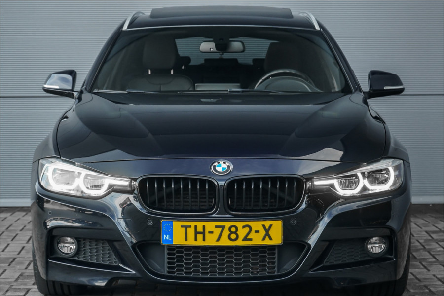 BMW 3 Serie Touring 330i High Executive M-Sport Pano Leder Stuur & Stoelverw PDC 19"