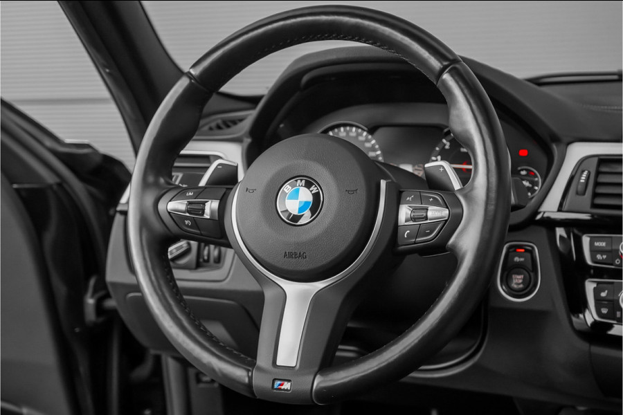 BMW 3 Serie Touring 330i High Executive M-Sport Pano Leder Stuur & Stoelverw PDC 19"