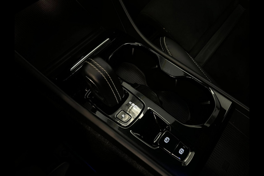 Volvo XC40 1.5 T5 Recharge / Nieuwe Accu / Dealer onderhouden