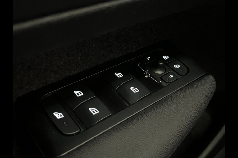 Volvo XC40 1.5 T5 Recharge / Nieuwe Accu / Dealer onderhouden