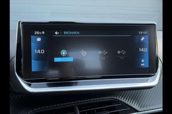 Peugeot 208 1.2 PureTech Allure ✓D-riem vv in 10-2025✓1e Eigenaar✓360° Camera✓Carplay✓Navi✓101pk✓LED✓Clima✓Cruise✓6 Bak✓Pdc✓Lm velgen✓Halfleder✓Recent beurt gehad✓N.A.P✓Apk tot 08-2028