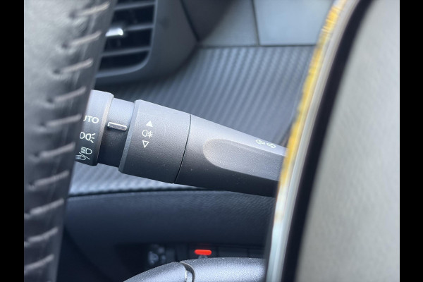 Peugeot 208 1.2 PureTech Allure ✓D-riem vv in 10-2025✓1e Eigenaar✓360° Camera✓Carplay✓Navi✓101pk✓LED✓Clima✓Cruise✓6 Bak✓Pdc✓Lm velgen✓Halfleder✓Recent beurt gehad✓N.A.P✓Apk tot 08-2028