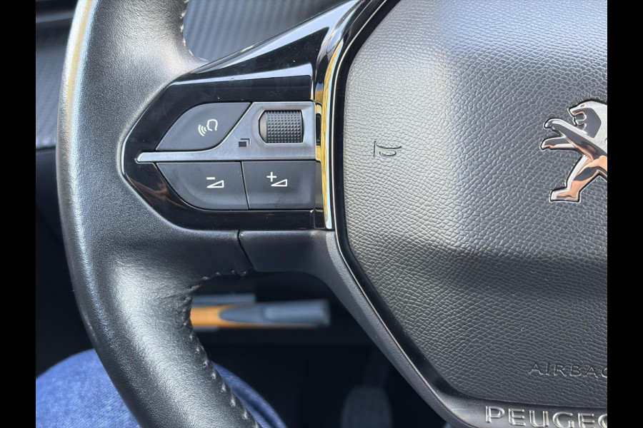 Peugeot 208 1.2 PureTech Allure ✓D-riem vv in 10-2025✓1e Eigenaar✓360° Camera✓Carplay✓Navi✓101pk✓LED✓Clima✓Cruise✓6 Bak✓Pdc✓Lm velgen✓Halfleder✓Recent beurt gehad✓N.A.P✓Apk tot 08-2028