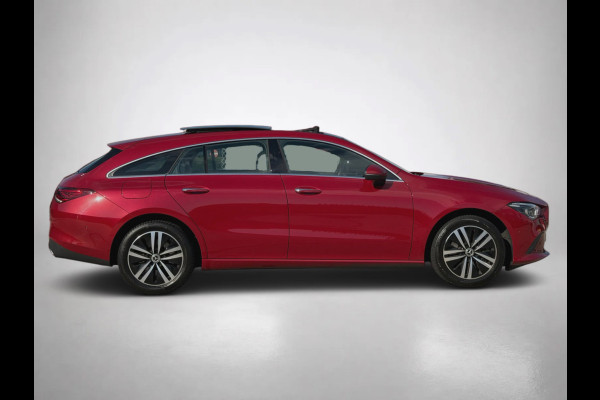 Mercedes-Benz CLA-Klasse Shooting Brake 250e Solution AMG Limited (NL-auto, Goed OnderH, Panorama, SfeerV, Carplay, Lane Assist)