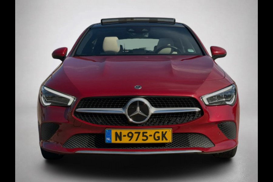Mercedes-Benz CLA-Klasse Shooting Brake 250e Solution AMG Limited (NL-auto, Goed OnderH, Panorama, SfeerV, Carplay, Lane Assist)
