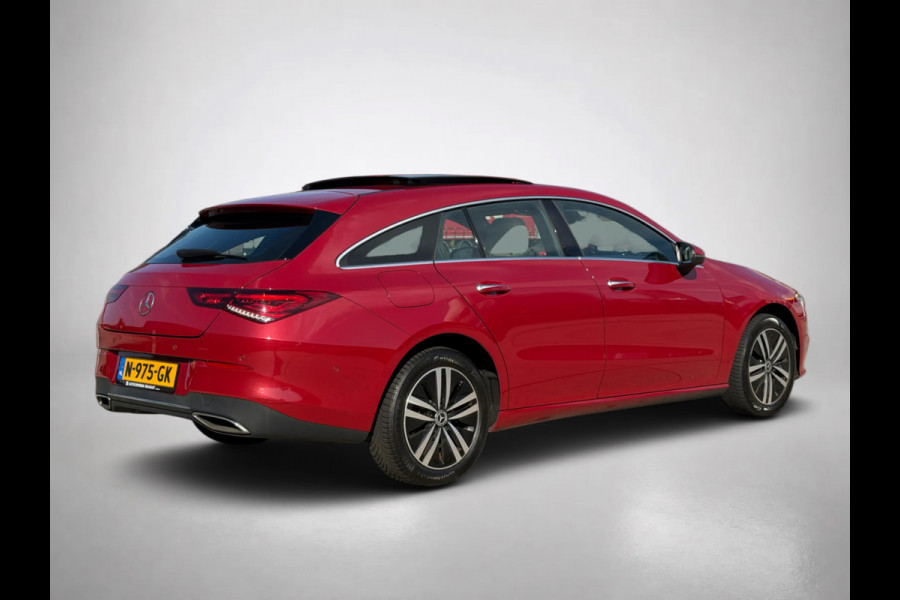 Mercedes-Benz CLA-Klasse Shooting Brake 250e Solution AMG Limited (NL-auto, Goed OnderH, Panorama, SfeerV, Carplay, Lane Assist)