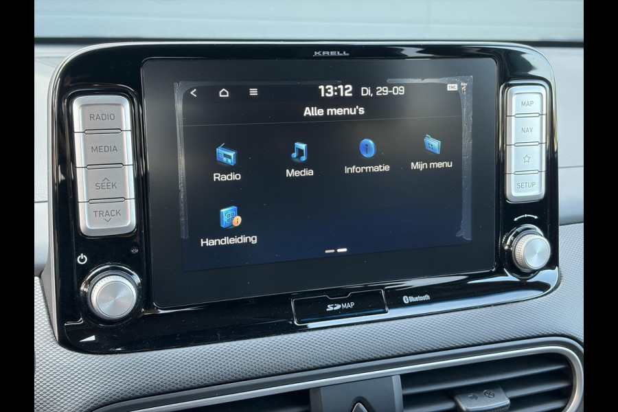 Hyundai Kona EV Premium 64 kWh ✓Soh 93.2 %✓2e Eigenaar✓Carplay✓Camera✓Navi✓Keyless✓Halfleder✓Rijstrooksensor✓Dodehoeksensor✓Pdc V+A✓Lm velgen✓Clima✓Cruise✓204pk✓N.A.P✓Apk tot 09-2027