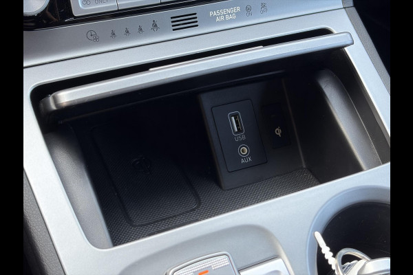 Hyundai Kona EV Premium 64 kWh ✓Soh 93.2 %✓2e Eigenaar✓Carplay✓Camera✓Navi✓Keyless✓Halfleder✓Rijstrooksensor✓Dodehoeksensor✓Pdc V+A✓Lm velgen✓Clima✓Cruise✓204pk✓N.A.P✓Apk tot 09-2027