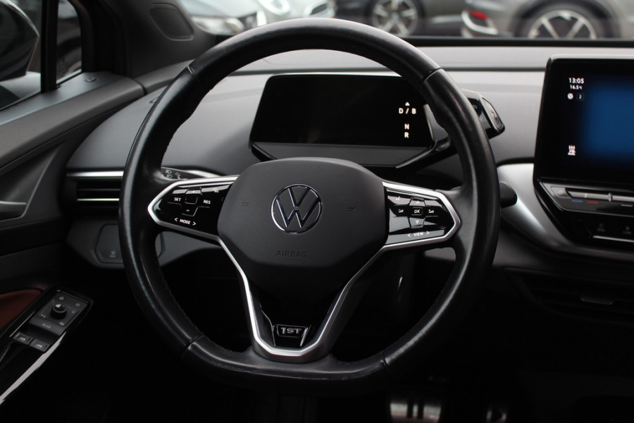 Volkswagen ID.4 First 77 kWh / Trekhaak / Camera / Apple CarPlay / DAB / 20'' / LED / Alcantara / Stoelverwarming / ACC