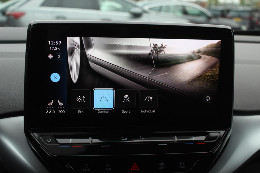 Volkswagen ID.4 First 77 kWh / Trekhaak / Camera / Apple CarPlay / DAB / 20'' / LED / Alcantara / Stoelverwarming / ACC