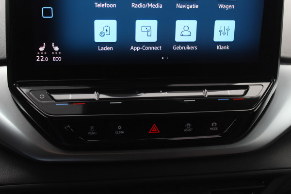 Volkswagen ID.4 First 77 kWh / Trekhaak / Camera / Apple CarPlay / DAB / 20'' / LED / Alcantara / Stoelverwarming / ACC