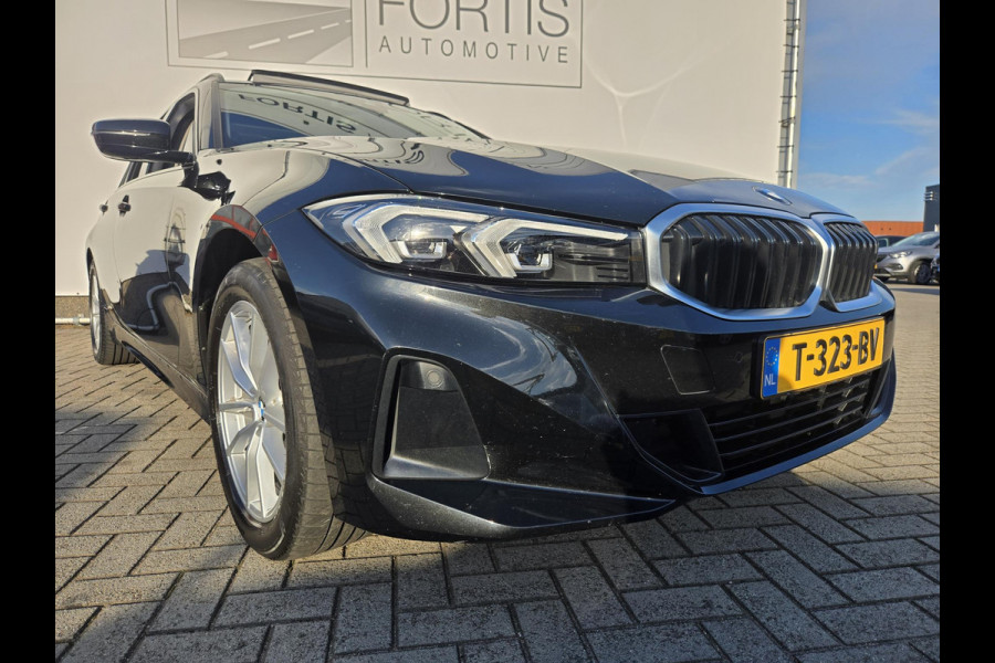 BMW 3 Serie Touring 318i NL-AUTO | PANODAK | PDC | Curved Display
