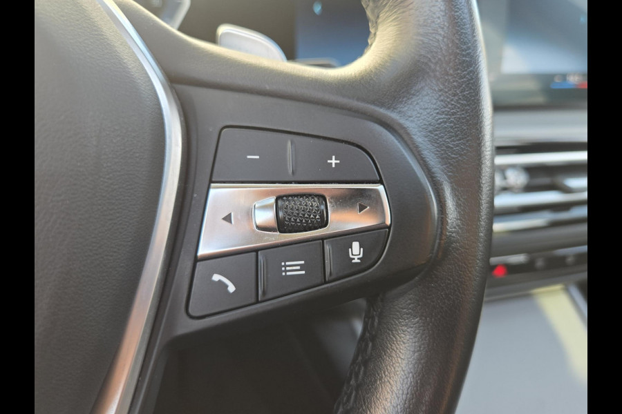BMW 3 Serie Touring 318i NL-AUTO | PANODAK | PDC | Curved Display