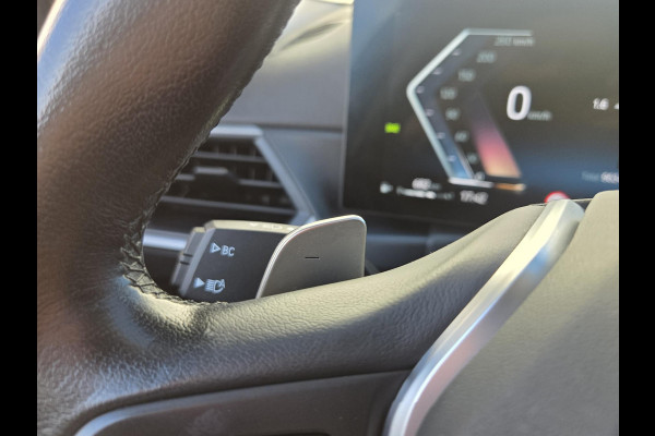 BMW 3 Serie Touring 318i NL-AUTO | PANODAK | PDC | Curved Display