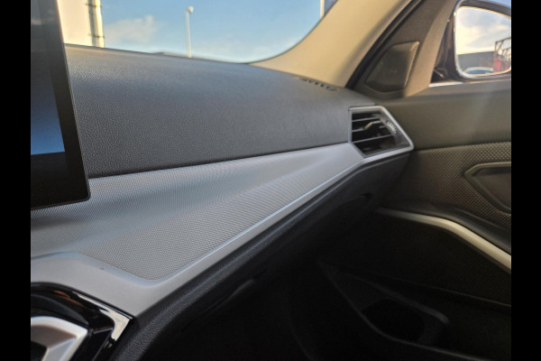 BMW 3 Serie Touring 318i NL-AUTO | PANODAK | PDC | Curved Display
