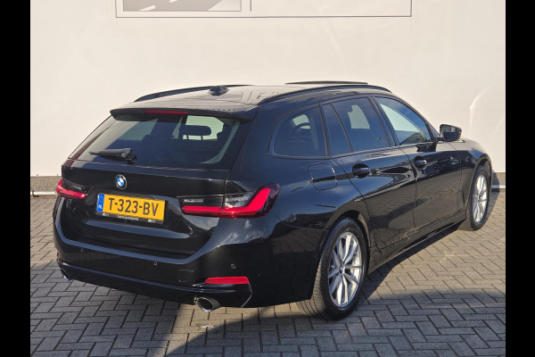 BMW 3 Serie Touring 318i NL-AUTO | PANODAK | PDC | Curved Display