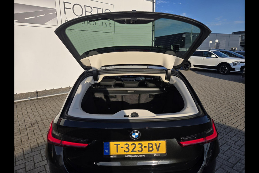 BMW 3 Serie Touring 318i NL-AUTO | PANODAK | PDC | Curved Display