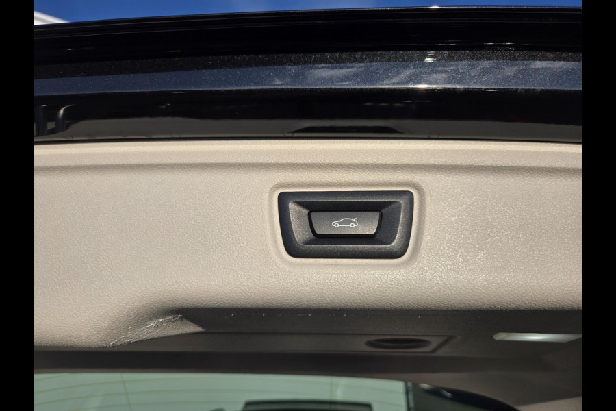 BMW 3 Serie Touring 318i NL-AUTO | PANODAK | PDC | Curved Display