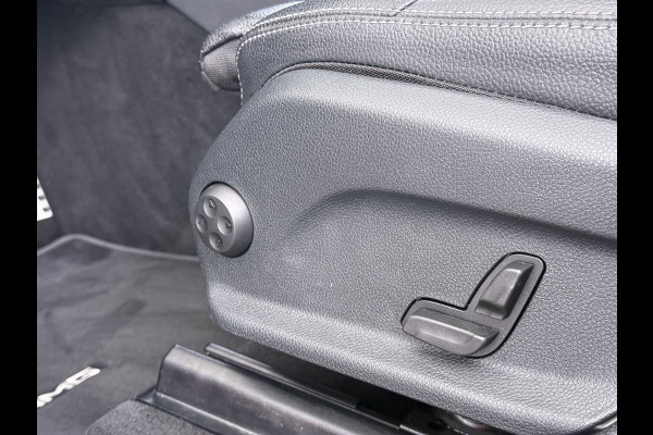 Mercedes-Benz GLC Coupé 300 e 4MATIC AMG line | Schuifdak Burmester Trekhaak