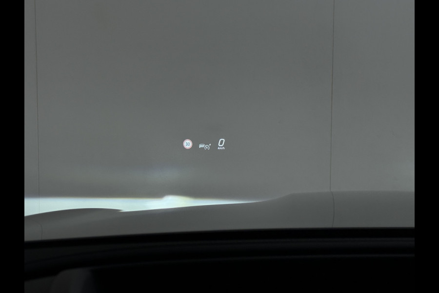 Mercedes-Benz GLC 300 e 4MATIC AMG Line | Pano HUD Trekhaak Burmester Memory