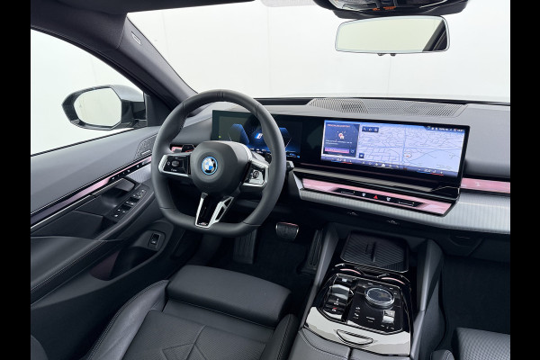 BMW 5 Serie Touring 550e xDrive M-pakket | 1ste eigenaar Pano Harman\Kardon