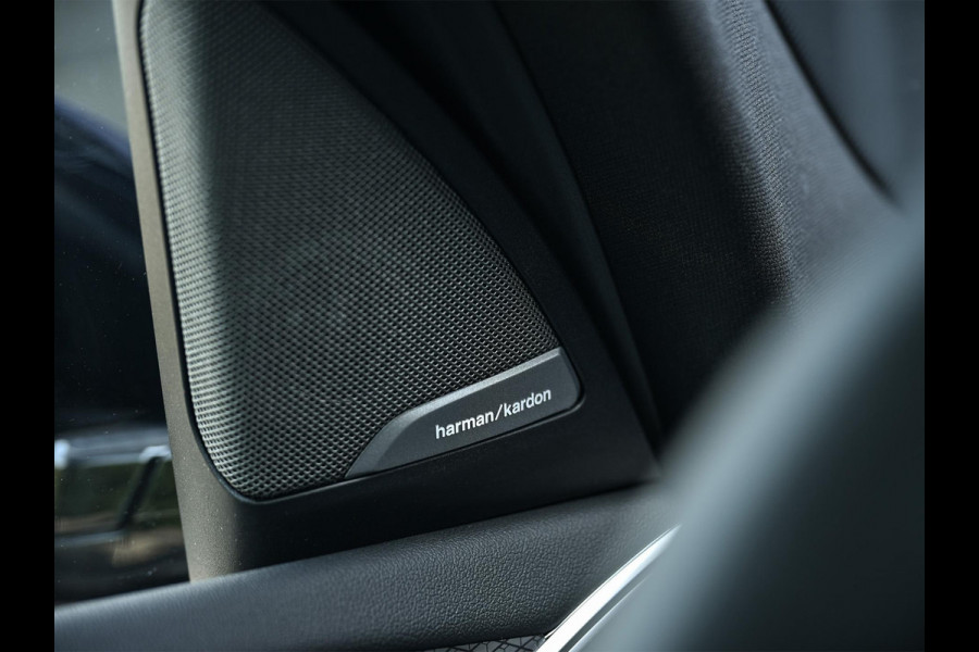 BMW X3 xDrive30e High Executive M-sport | Panoramadak | Harman/Kardon | Camera | Active Cruise | Memory Seat | BMW Gesture Control | Stuurverwarming | Stoelverwarming | Trekhaak |