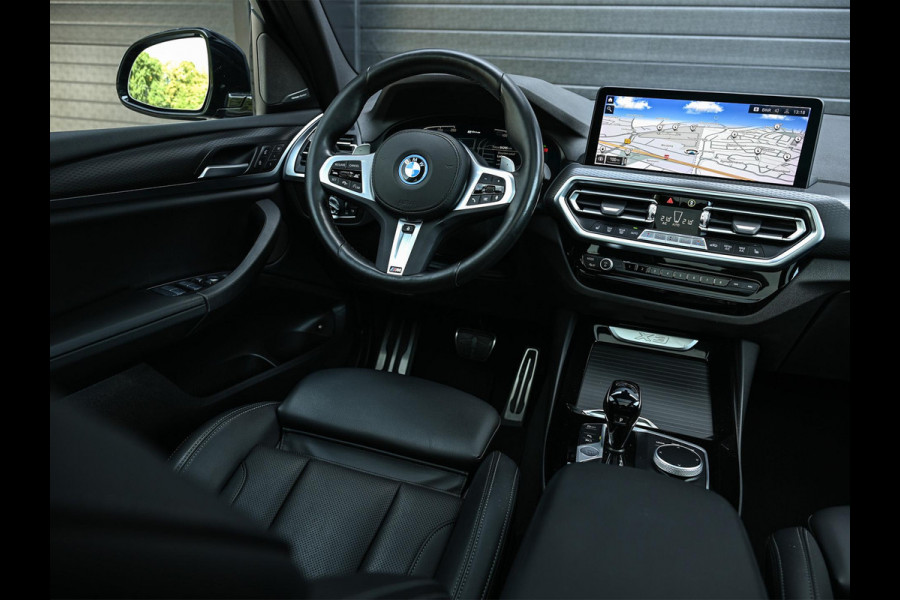 BMW X3 xDrive30e High Executive M-sport | Panoramadak | Harman/Kardon | Camera | Active Cruise | Memory Seat | BMW Gesture Control | Stuurverwarming | Stoelverwarming | Trekhaak |