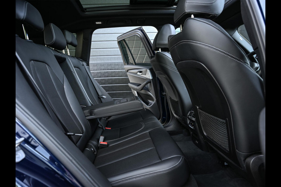 BMW X3 xDrive30e High Executive M-sport | Panoramadak | Harman/Kardon | Camera | Active Cruise | Memory Seat | BMW Gesture Control | Stuurverwarming | Stoelverwarming | Trekhaak |