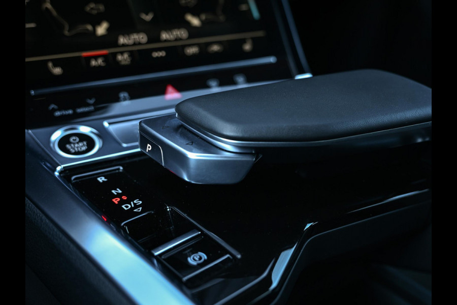 Audi Q8 e-tron Sportback 55 quattro S Edition 115 kWh 408pk | Panoramadak | 360 Camera | Luchtvering | Adaptive Cruise | Memory Seat | Stoel + Stuurverwarming | Keyless Entry | Elektr. Verst. Stuur |
