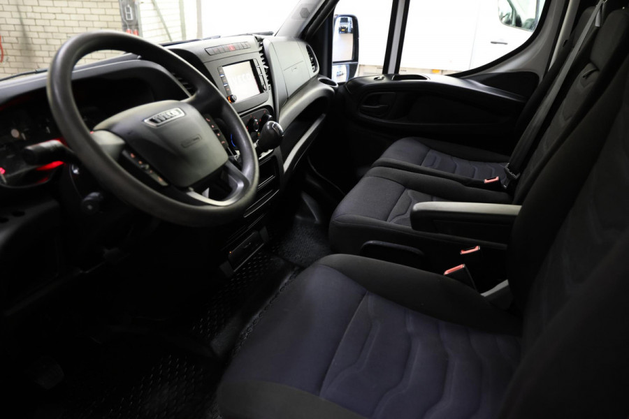 Iveco Daily 35C14V 2.3 352 L2H2 DUBBEL LUCHT 3500KG TREKHAAK
