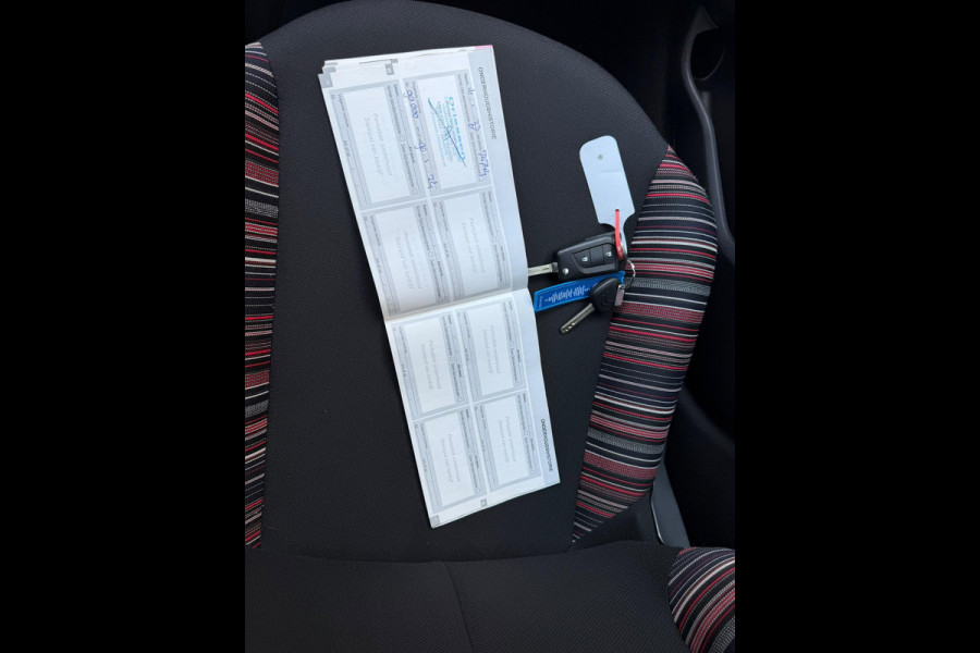 Citroën C1 1.0 VTi Feel | 2E EIGENAAR | 82.229 KM | CARPLAY | CAMERA | AIRCO | PRIVACY GLASS |
