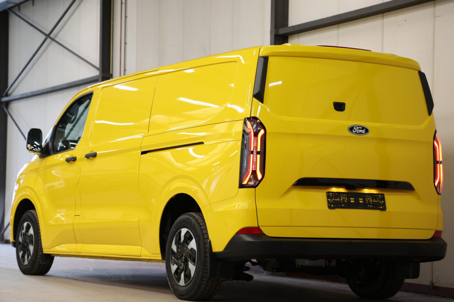 Ford E-Transit 340 L2H1 LANG Limited 71 kWh CAMERA LED