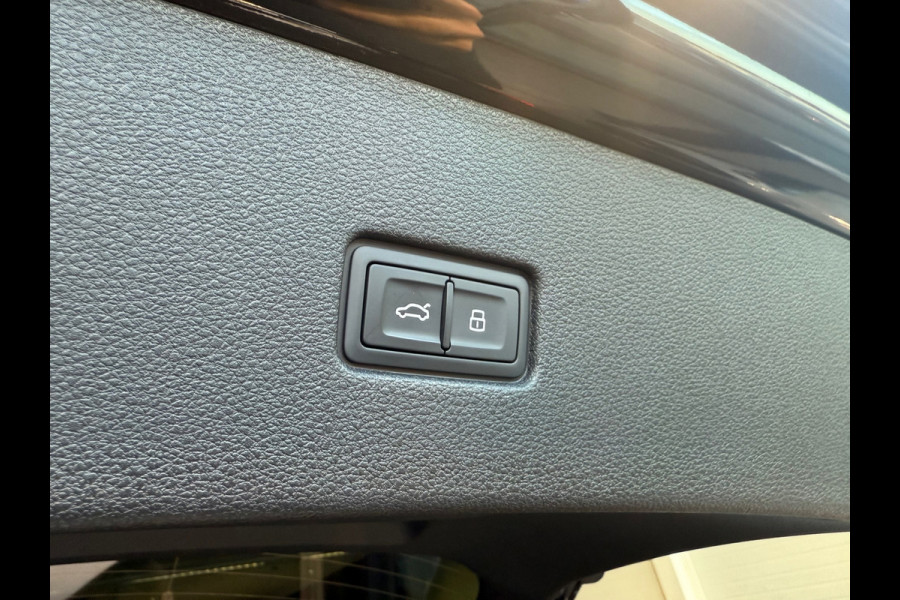 Audi Q8 60 TFSI e quattro S Line Compe Pano|RS Seats|BTW|HuD