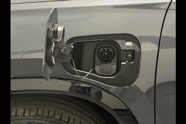 Volkswagen Tayron 1.5 eHybrid R-Line Edition | Trekhaak | H&K Audio | Panoramadak | Black Style | Winterpakket plus
