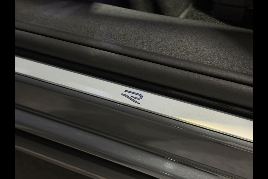 Volkswagen Tayron 1.5 eHybrid R-Line Edition | Trekhaak | H&K Audio | Panoramadak | Black Style | Winterpakket plus