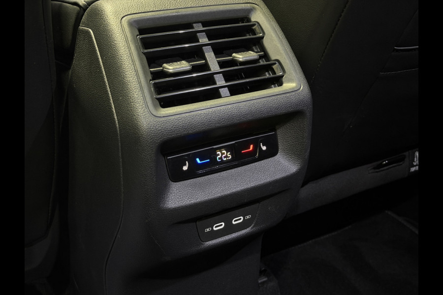 Volkswagen Tayron 1.5 eHybrid R-Line Edition | Trekhaak | H&K Audio | Panoramadak | Black Style | Winterpakket plus