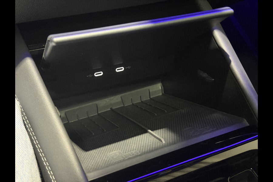 Volkswagen Tayron 1.5 eHybrid R-Line Edition | Trekhaak | H&K Audio | Panoramadak | Black Style | Winterpakket plus