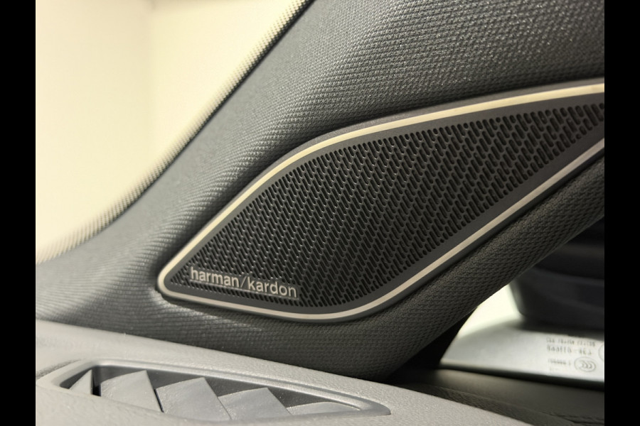 Volkswagen Tayron 1.5 eHybrid R-Line Edition | Trekhaak | H&K Audio | Panoramadak | Black Style | Winterpakket plus