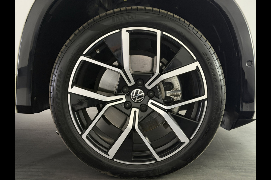 Volkswagen Tayron 1.5 eHybrid R-Line Edition | Trekhaak | H&K Audio | Luxe Leder | Panoramadak | Stoel ventilatie