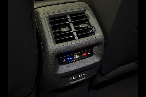 Volkswagen Tayron 1.5 eHybrid R-Line Edition | Trekhaak | H&K Audio | Luxe Leder | Panoramadak | Stoel ventilatie